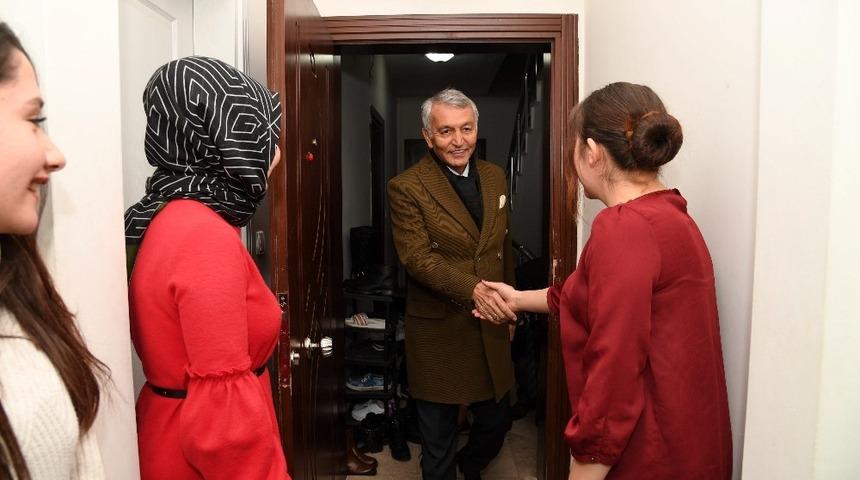 Başkan G&uuml;naydın, &ouml;ğrenci evine konuk oldu
