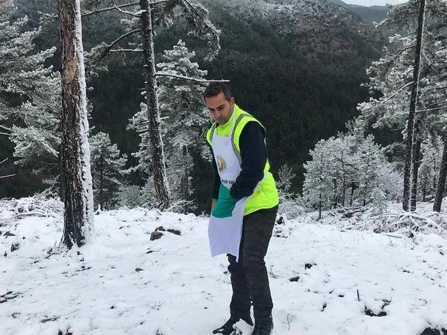 Kaymakam kar çamur demedi ağaç dokunu dikti