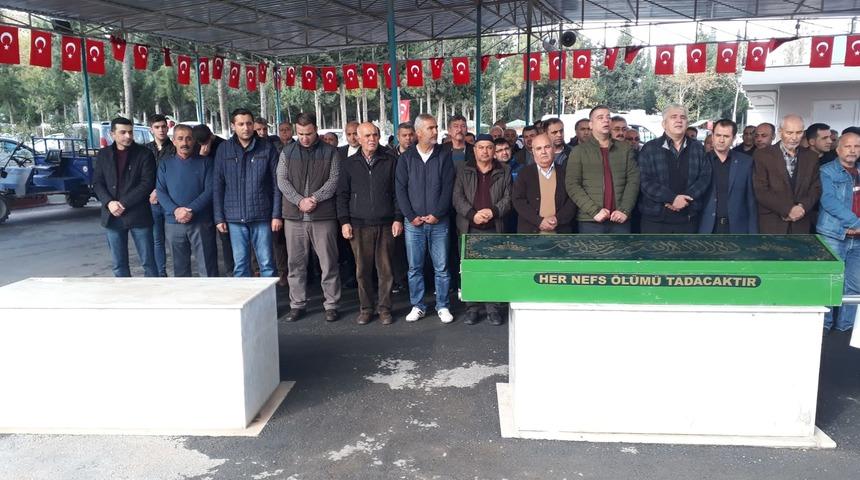 Otomobil ağaca &ccedil;arptı, Fatma &ouml;ğretmen yaşamını yitirdi (2)