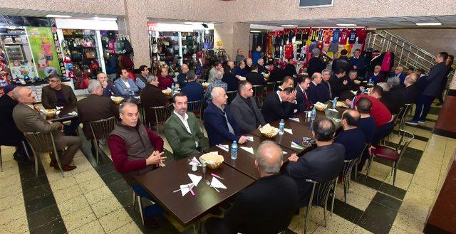 Başkan Gürkan, İnönü Kapalı Çarşı esnafı ile bir araya geldi