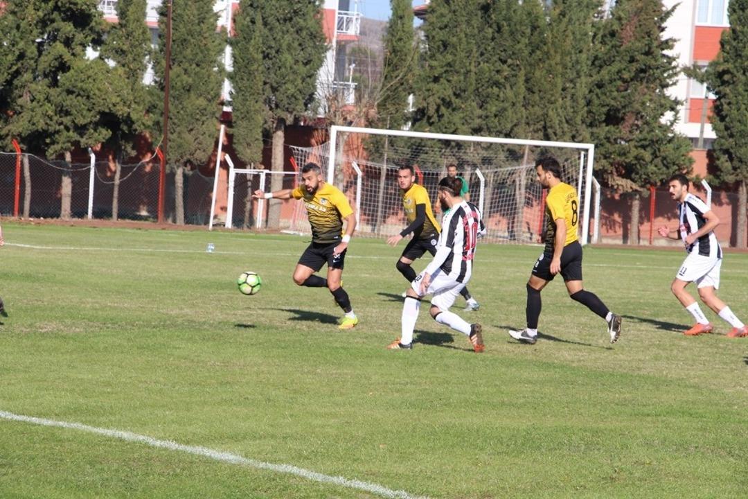 &Uuml;lk&uuml;spor lidere farklı kaybetti