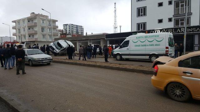 Kahta’da zincirleme kaza: 2 Yaralı