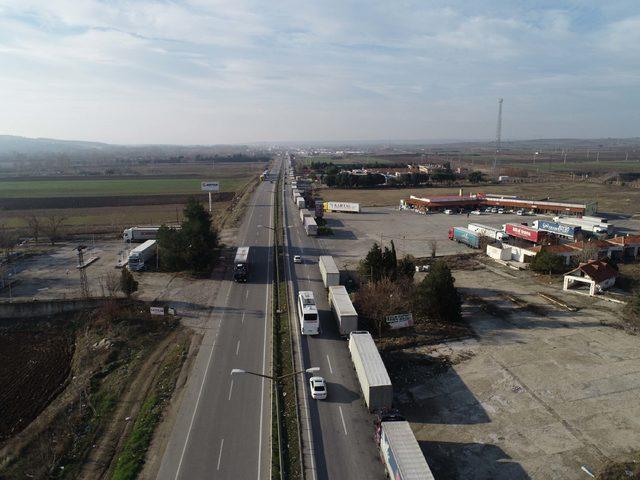 Kapıkule'de 12 kilometre TIR kuyruğu