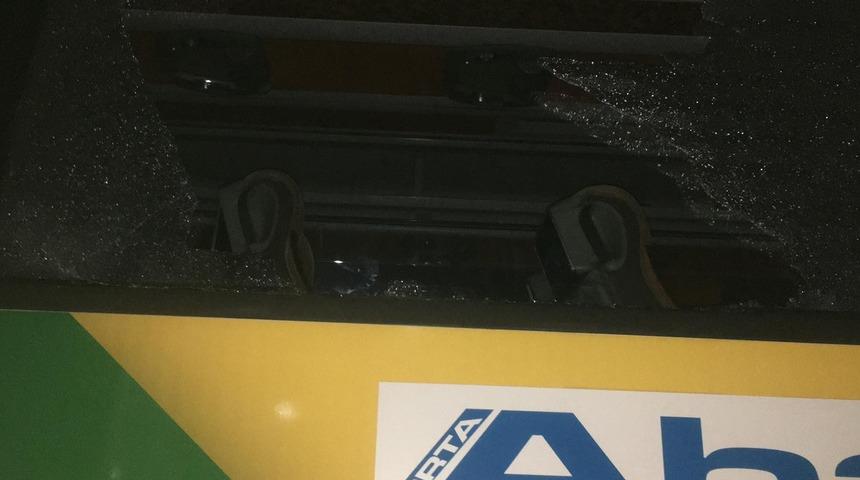 Konyaspor otobüsüne Trabzon'da taşlı saldırı