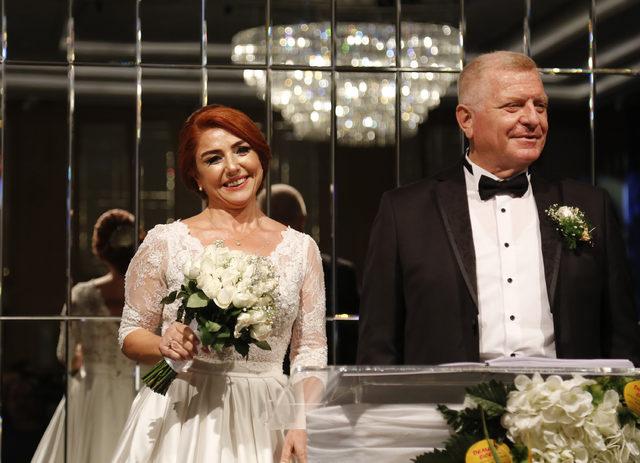 Bakan &Ccedil;avuşoğlu, Antalya da nikah t&ouml;renine katıldı 1