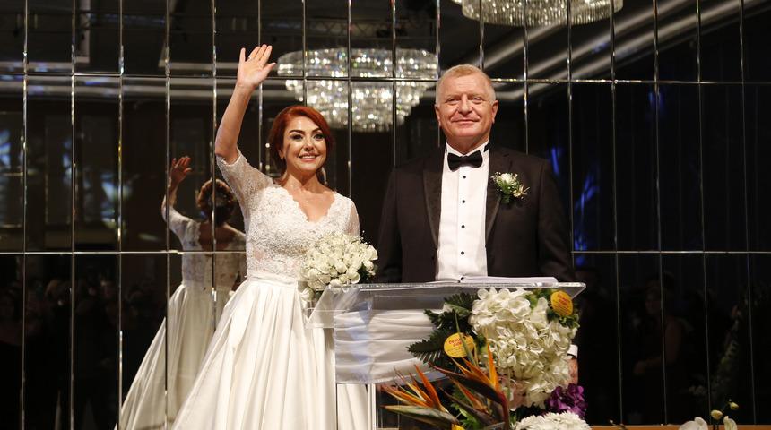 Bakan &Ccedil;avuşoğlu, Antalya'da nikah t&ouml;renine katıldı