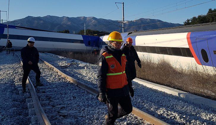 Güney Kore’de yüksek hızlı tren raydan çıktı!  G4