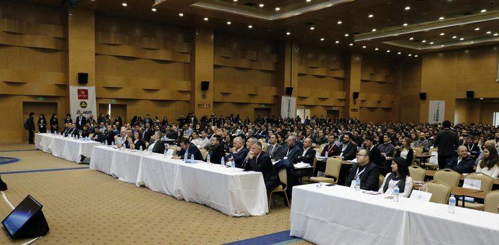 Sahneden düşen insansı robot parçalandı  G5