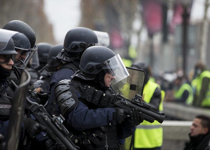 Paris gösterilerinde şiddet ara sokaklara sıçradı G1
