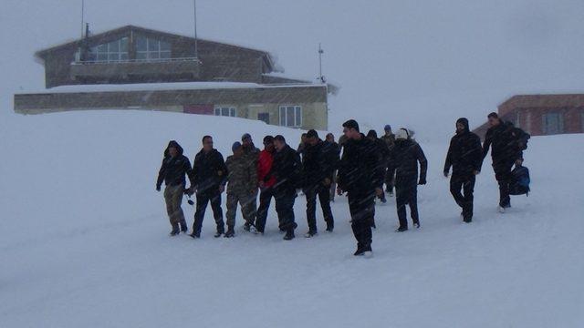 Vali Akbıyık, Merga Bütan Kayak Tesislerinde incelemelerde bulundu