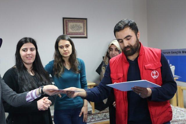 G&ouml;n&uuml;ll&uuml;ler ordusu, D&uuml;nya G&ouml;n&uuml;ll&uuml;ler G&uuml;n&uuml;&rsquo;nde buluştu 1