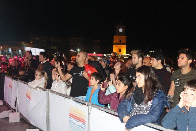 Marmaris’te yeni yıl coşkusu erken başladı