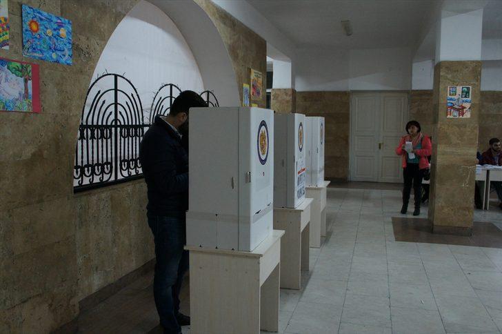Ermenistan halkı erken seçim için sandık başında  G4