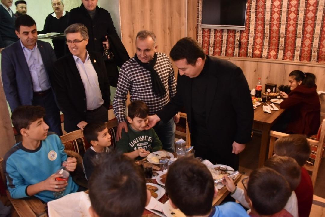 Başkan Bakıcı İdmanyurdu Spor oyuncuları ile buluştu