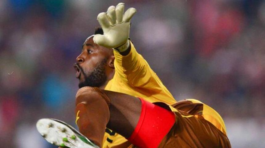 Charles Itandje: Benitez beni zorla Galatasaray'a göndermek istedi