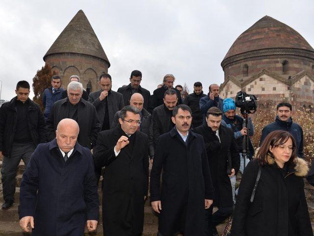 Çevre ve Şehircilik Bakanı Kurum’un Erzurum gezisine Üç Kümbetler damga vurdu