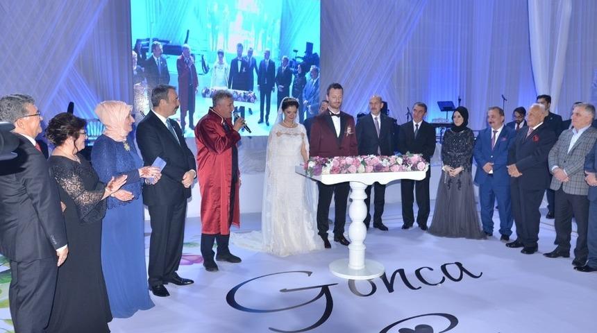 Başkan Sarıalioğlu &ccedil;iftlerin mutluluğuna ortak oluyor