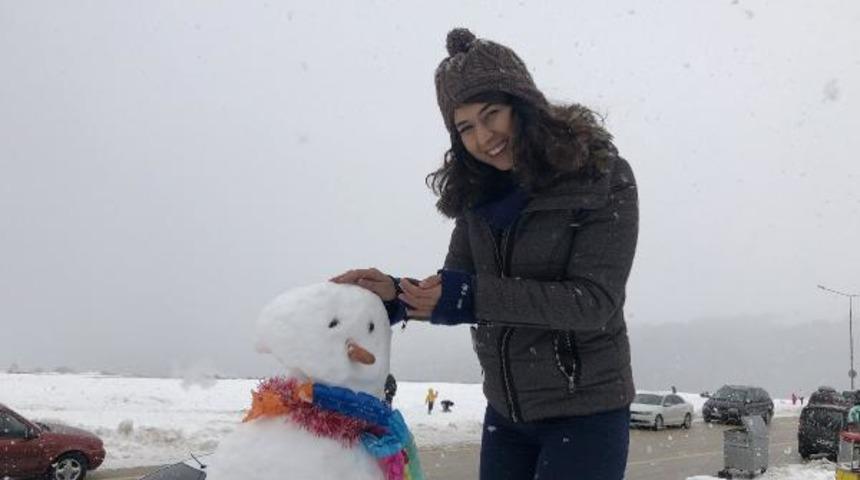 Hafta sonu herkes oraya akın etti! Kar kalınlığı 30 santimetre