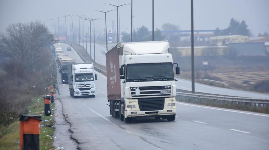 Kapıkule'de 18 kilometrelik TIR kuyruğu