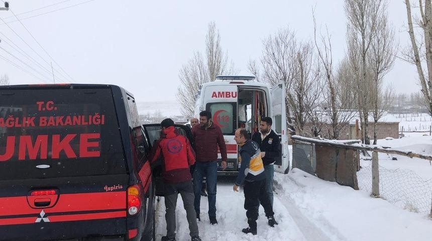 &Ouml;zalp&rsquo;ta hasta kurtarma operasyonu