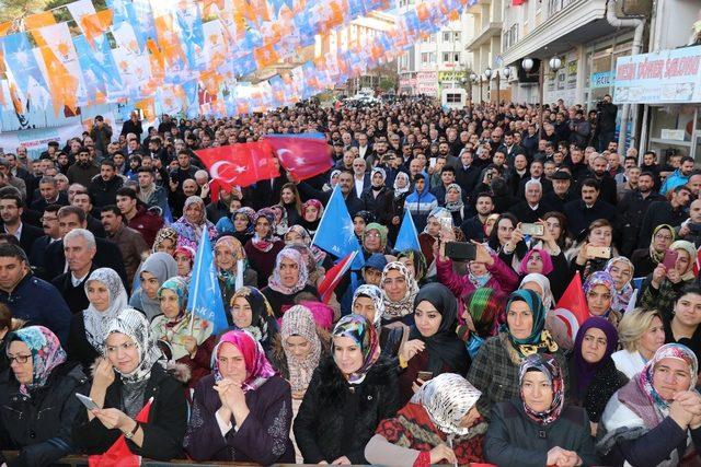 Van Büyükşehir Belediye Başkan Adayı Takva, partililerle bir araya geldi