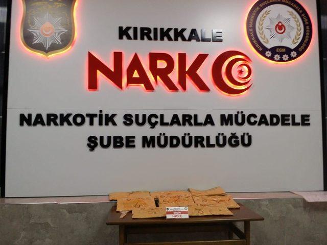 Yolcu otobüsünün bagajındaki kolilerden 5 kilo eroin çıktı