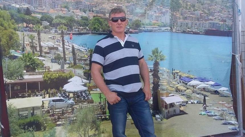 Kuşadası&rsquo;nda 4. kattan d&uuml;şen esnaf hayatını kaybetti