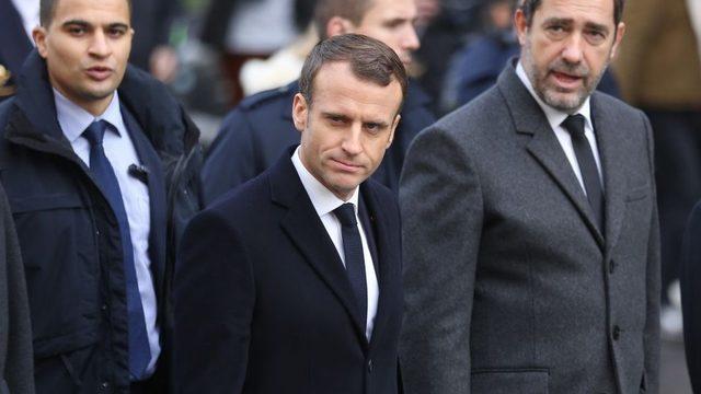 Fransa Cumhurbaşkanı Emmanuel Macron (ortada)