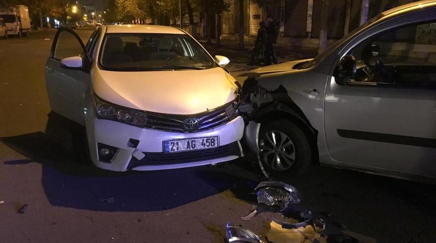 Diyarbakır&rsquo;da trafik kazası: 2 yaralı