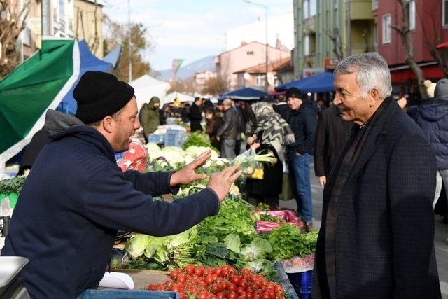 Günaydın, Pazar esnafıyla buluştu