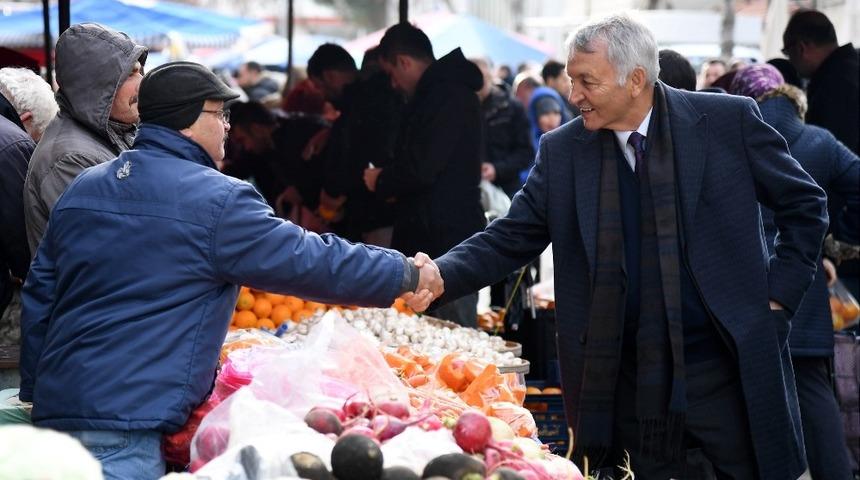 G&uuml;naydın, Pazar esnafıyla buluştu