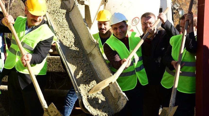 Başkan U&ccedil;ak Uluderbent&rsquo;te &ccedil;ok ama&ccedil;lı salonun temelini attı