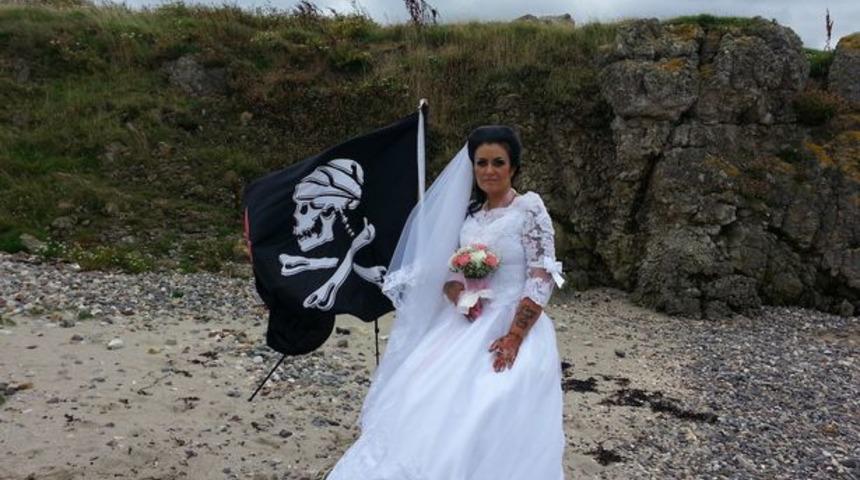 300 yaşındaki hayaletle evlenen kadından ayrılık açıklaması