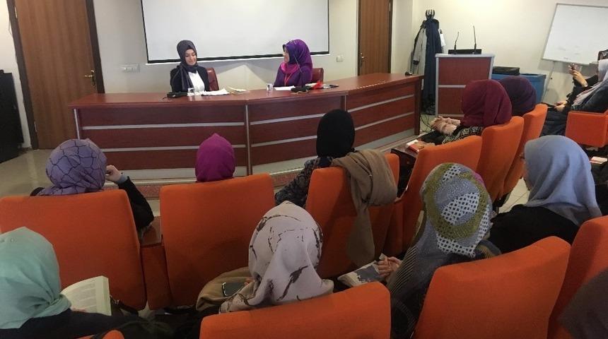 Kadınlardan kitap okuma hareketi