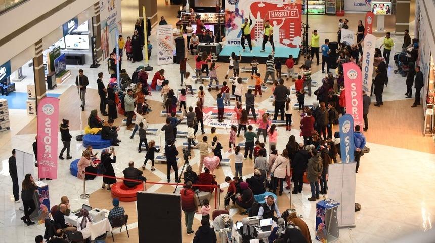 İldem Park Alışveriş Merkezi&rsquo;nde Binlerce Aile Sporla Buluşuyor