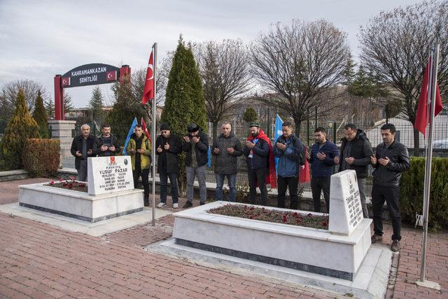 Uygur Türkleri'ne zulmü protesto için yürüyorlar