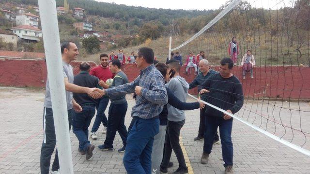 Ulupınar ortaokulundan anlamlı turnuva