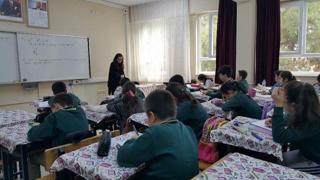 Burhaniye’de dersi öğrenciler veriyor