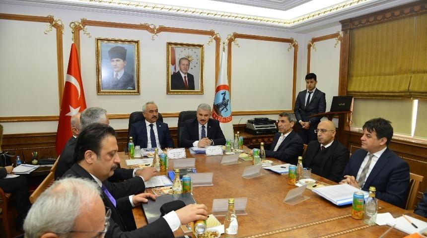 İ&ccedil;işleri Bakan Yardımcısı Mehmet Ersoy: &ldquo;T&uuml;rk-İş Başkanı a&ccedil;ıklamalarını tehlikeli buluyorum&rdquo;