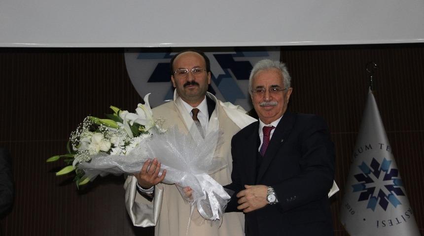 ET&Uuml; rekt&ouml;rl&uuml;ğ&uuml;nde devir teslim