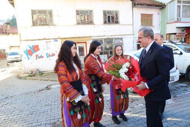 Kaymakam Göktaş: Şaphane’de yıllık 11 bin ton vişne üretiliyor