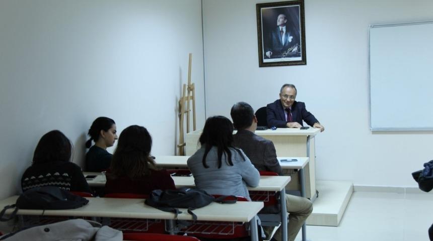 Geleceğin gazetecilerine yerel medya anlatıldı