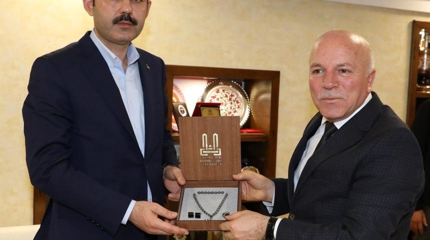 Bakan Kurum, emeklilerin konut projesine destek verecek