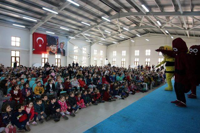 Çocuk Kulübü “Maya 2 Müzikali” oyunu ile çocukları buluşturdu