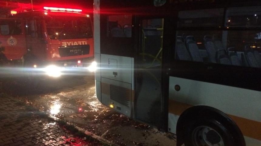 S&uuml;r&uuml;c&uuml;n&uuml;n dikkati yangının b&uuml;y&uuml;mesini &ouml;nledi