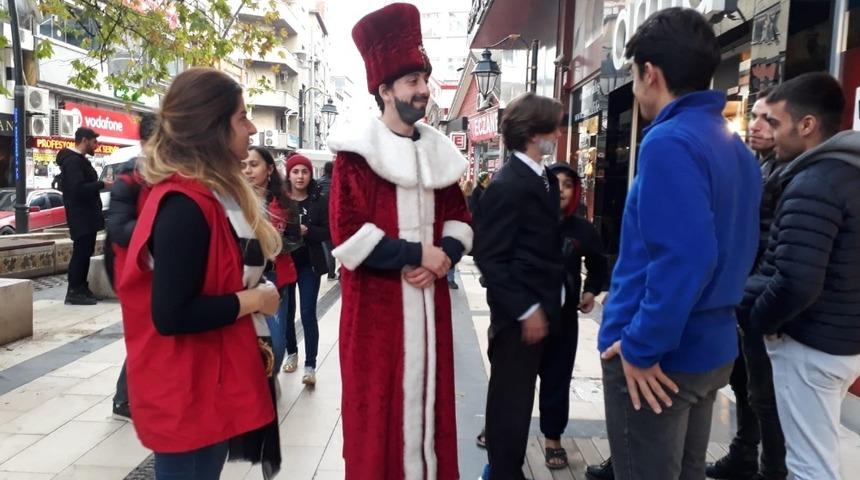 Gen&ccedil;ler &ouml;ğrendiklerini alanlarda uyguluyor