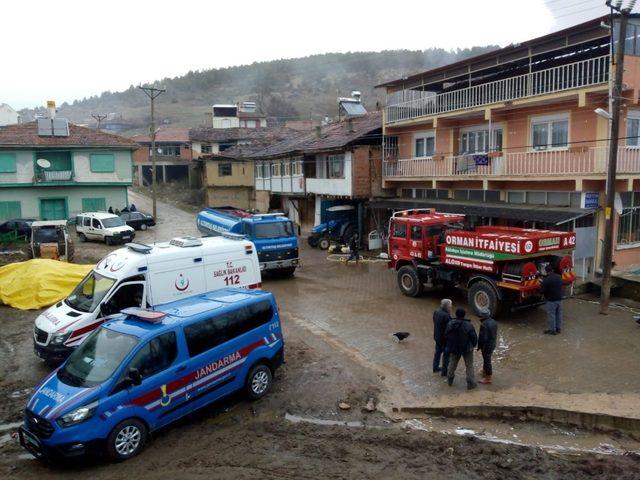 Altıntaş’ta yangın: 1 ev tamamen yanarak kül oldu