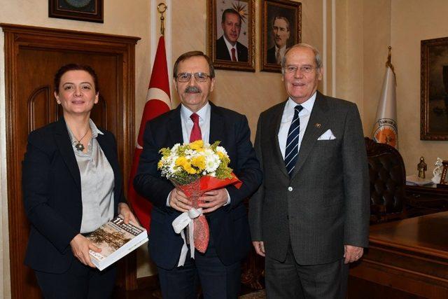 Rumeli Dernekler Federasyonundan ve Zihni Şahin’e teşekkür