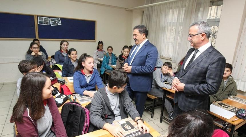 Başkan K&ouml;şker&rsquo;den &ouml;ğrencilere s&uuml;rpriz ziyareti