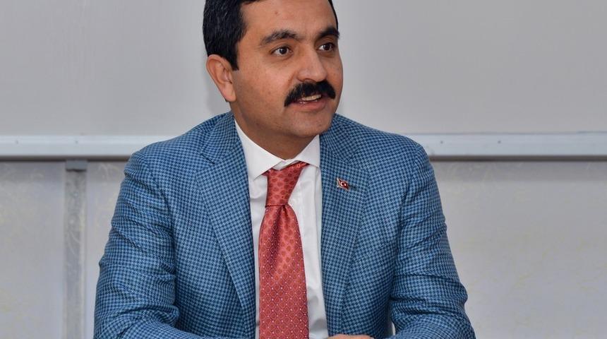 Yaşar Bah&ccedil;eci: &ldquo;Kırşehir&rsquo;in alt ve &uuml;st yapı problemini &ccedil;&ouml;zd&uuml;k&rdquo;